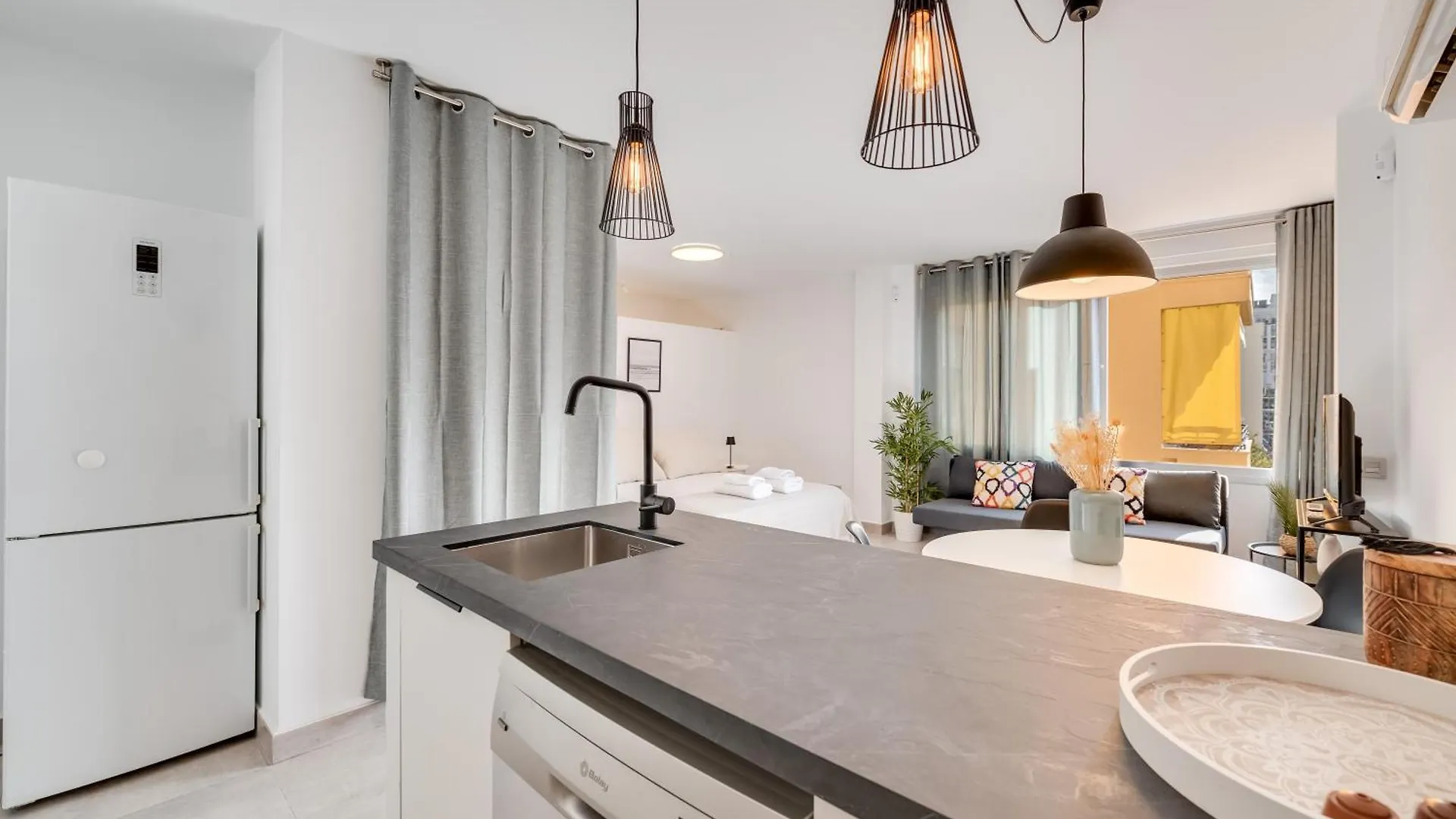 Impresionante Loft En Pleno Centro De Marbellaアパートメント アパート