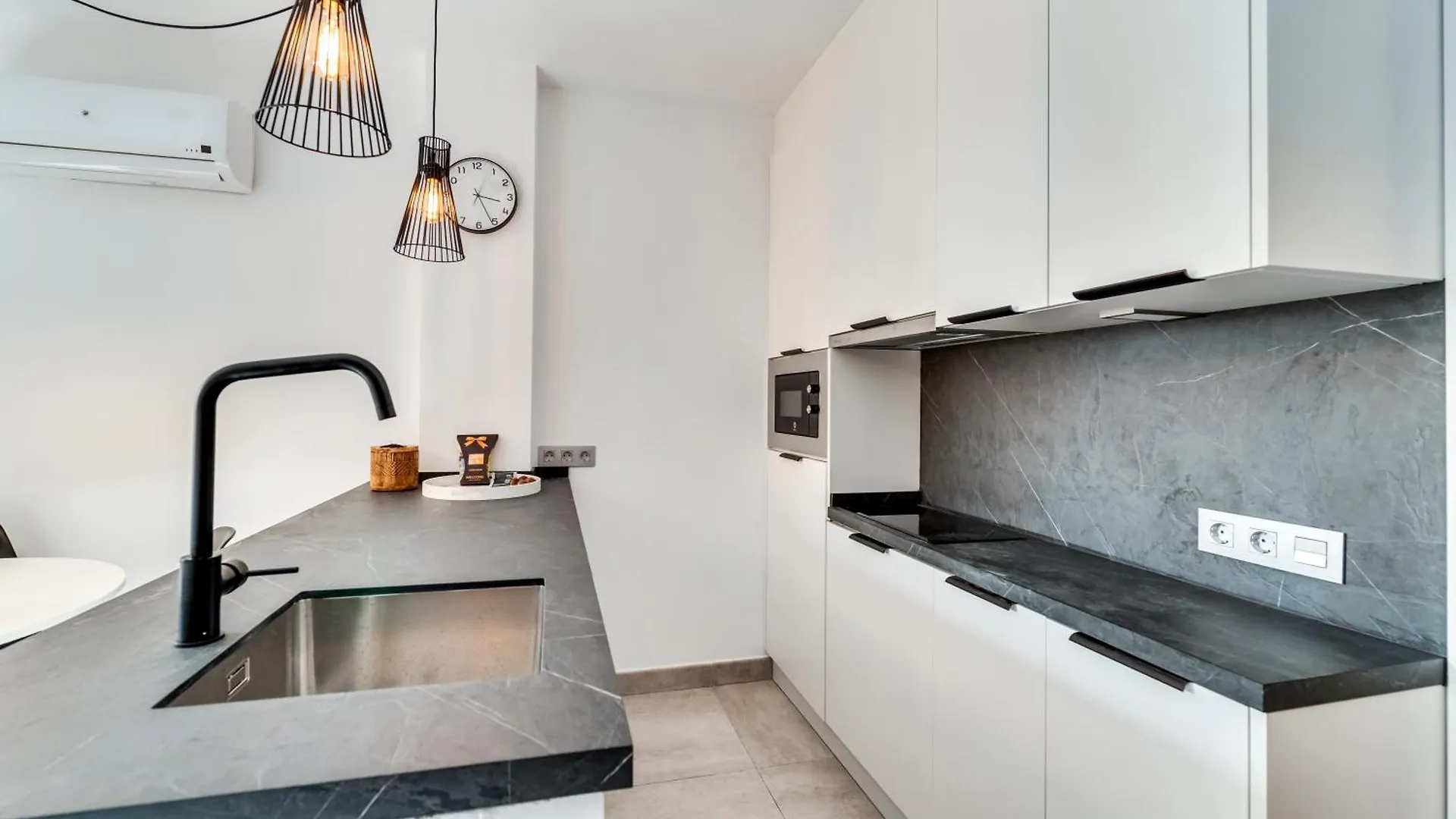 Impresionante Loft En Pleno Centro De Marbellaアパートメント